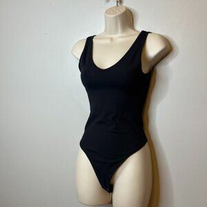 Abercrombie V-Neck Low Cut Bodysuit (XS) – Black